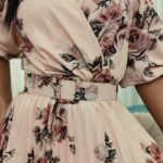 Elegantna cvjetna plisirana haljina